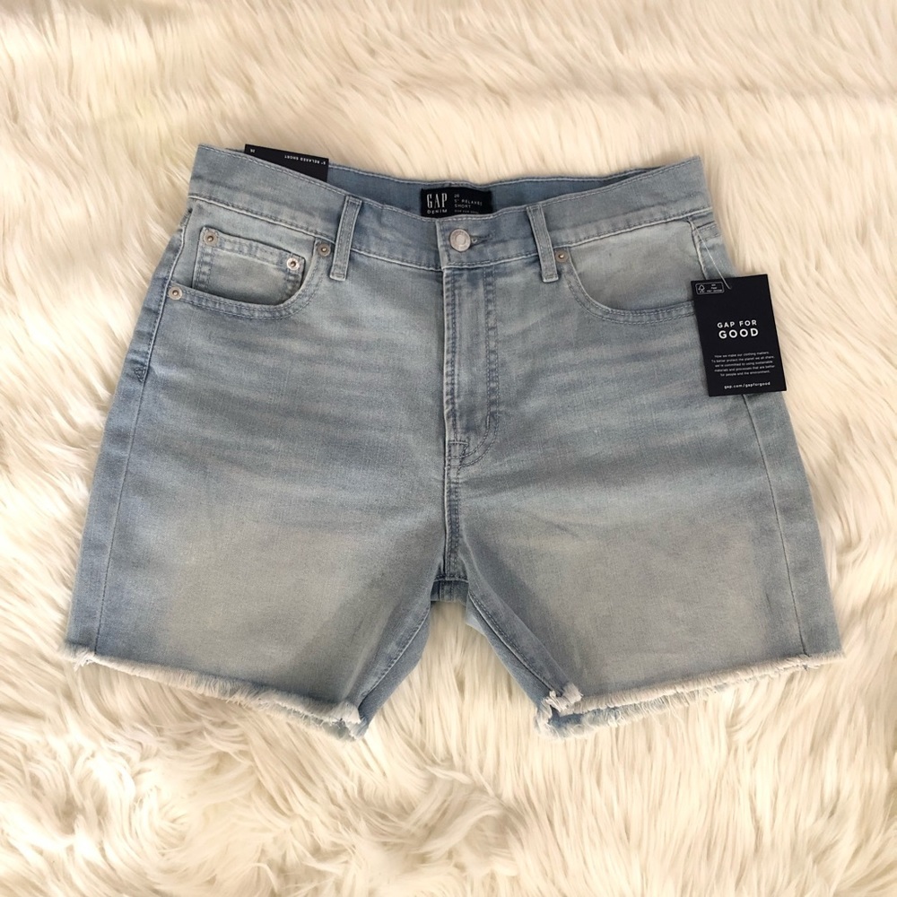 Gap Denim Stretch Mid Rise 5” Raw Hem Shorts NWT - Picture 2 of 8